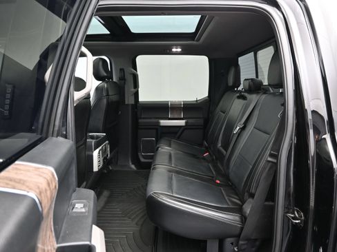 Used 2017 Ford F250 Lariat w/ Lariat Ultimate Package AWD/4WD image 11