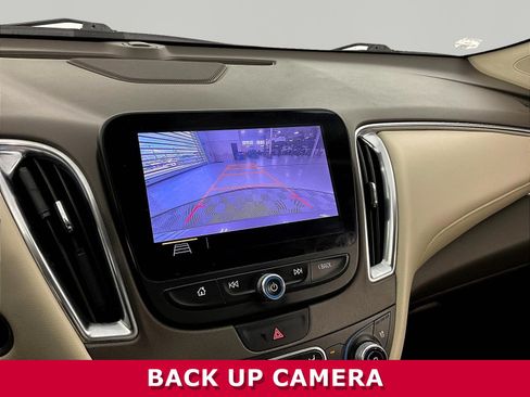 Used 2020 Chevrolet Malibu Premier FWD image 14