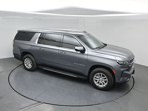 Used 2021 Chevrolet Suburban LT RWD image 39