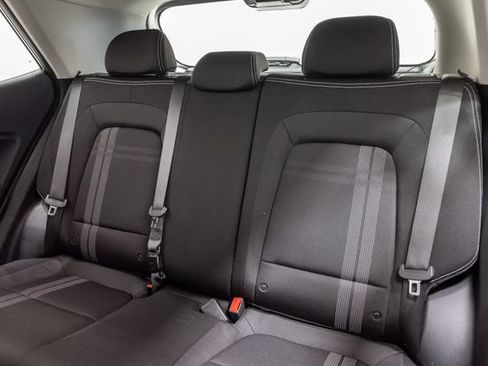 Used 2025 Hyundai Venue SEL FWD image 24