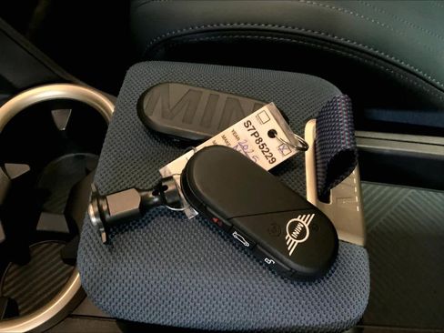 Used 2025 MINI Cooper Countryman S w/ Comfort Package Max image 14