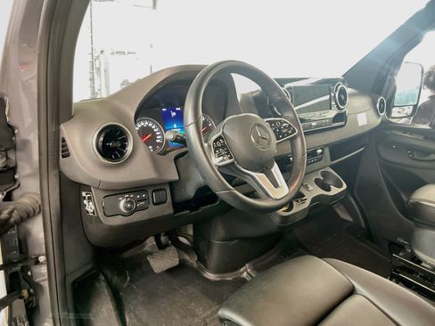 Used 2022 Mercedes-Benz Sprinter 3500 w/ Parking Package image 9