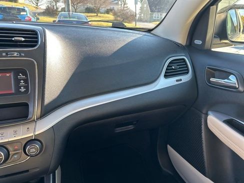 Used 2011 Dodge Journey Crew w/ Flexible Seating Group image 31