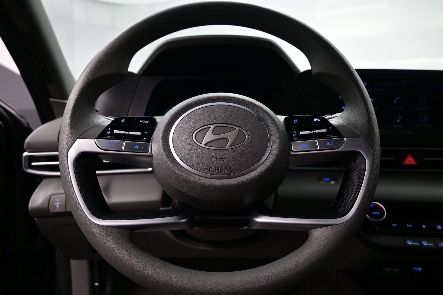 Certified 2026 Hyundai Elantra Hybrid FWD image 22