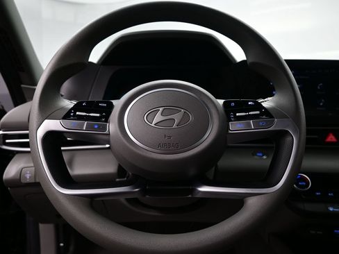 Certified 2026 Hyundai Elantra Hybrid FWD image 22