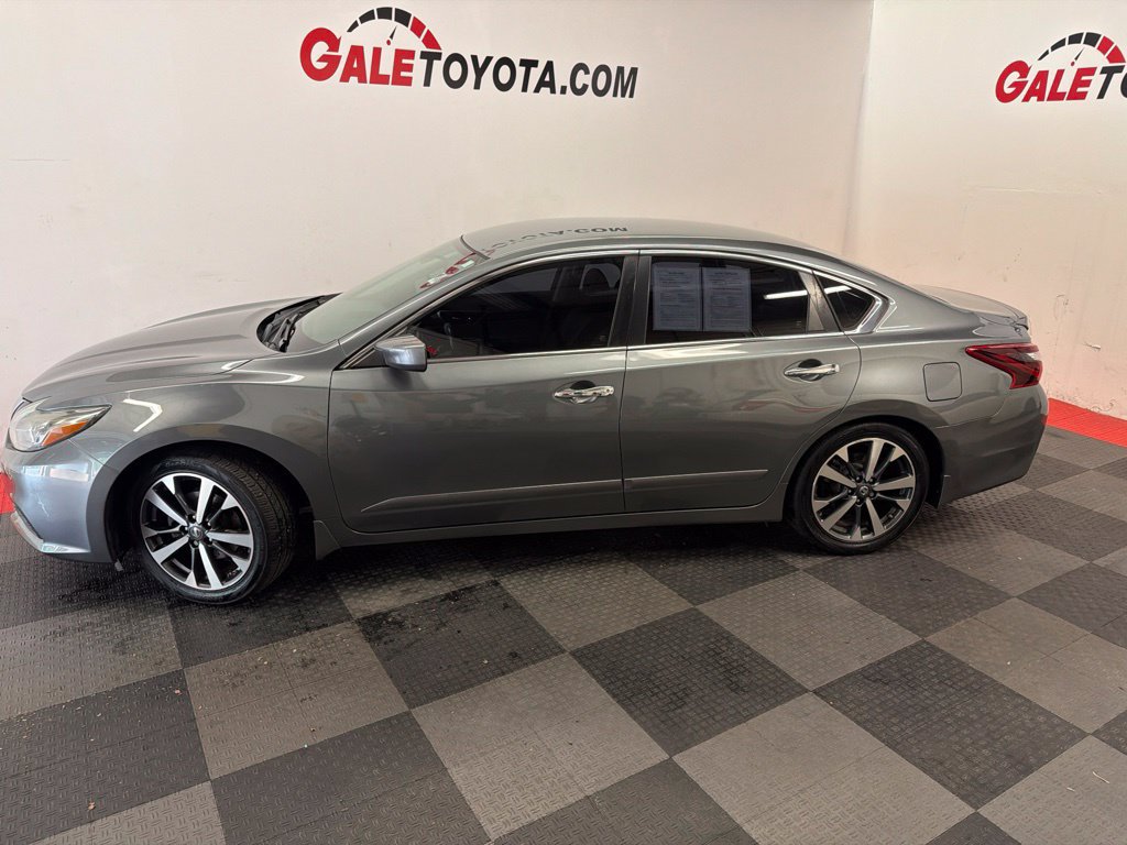 Used 2017 Nissan Altima 2.5 SR FWD image 9