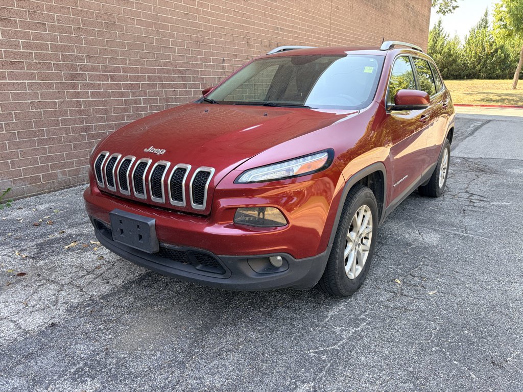 Used 2017 Jeep Cherokee Latitude w/ Safety/Convenience Group AWD/4WD image 1