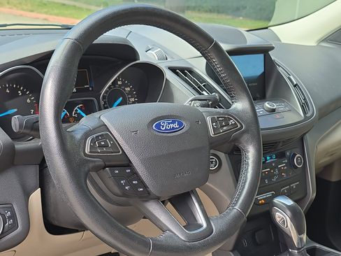 Certified 2019 Ford Escape SEL image 14