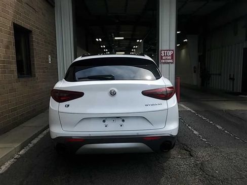 Used 2023 Alfa Romeo Stelvio Ti AWD/4WD image 15