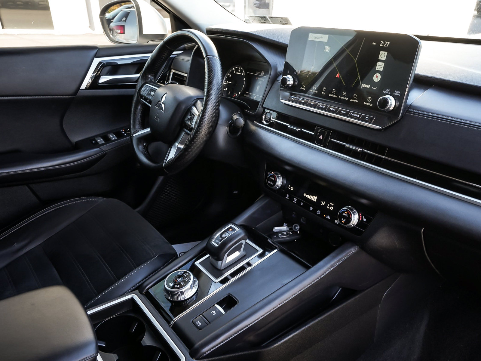 Used 2024 Mitsubishi Outlander SE AWD/4WD image 38