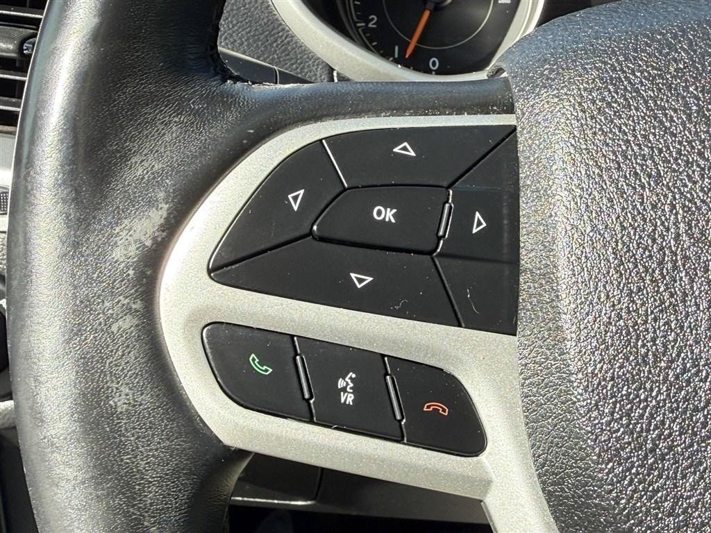 Used 2017 Jeep Cherokee Limited AWD/4WD image 37