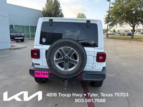 Used 2021 Jeep Wrangler Unlimited Sahara AWD/4WD image 8