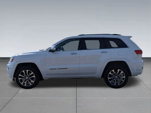 Used 2018 Jeep Grand Cherokee Overland image 2