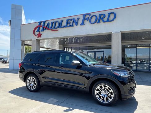 New 2026 Ford Explorer Active w/ Active Comfort Package AWD/4WD image 1