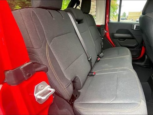 Used 2025 Jeep Wrangler Unlimited Sahara AWD/4WD image 27