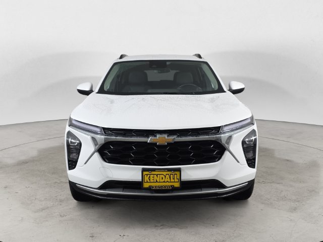 Certified 2025 Chevrolet Trax LT w/ LT Convenience Package FWD image 2