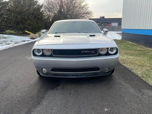 Used 2012 Dodge Challenger R/T image 2