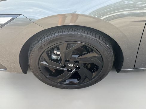 Certified 2026 Hyundai Elantra Sport FWD image 33