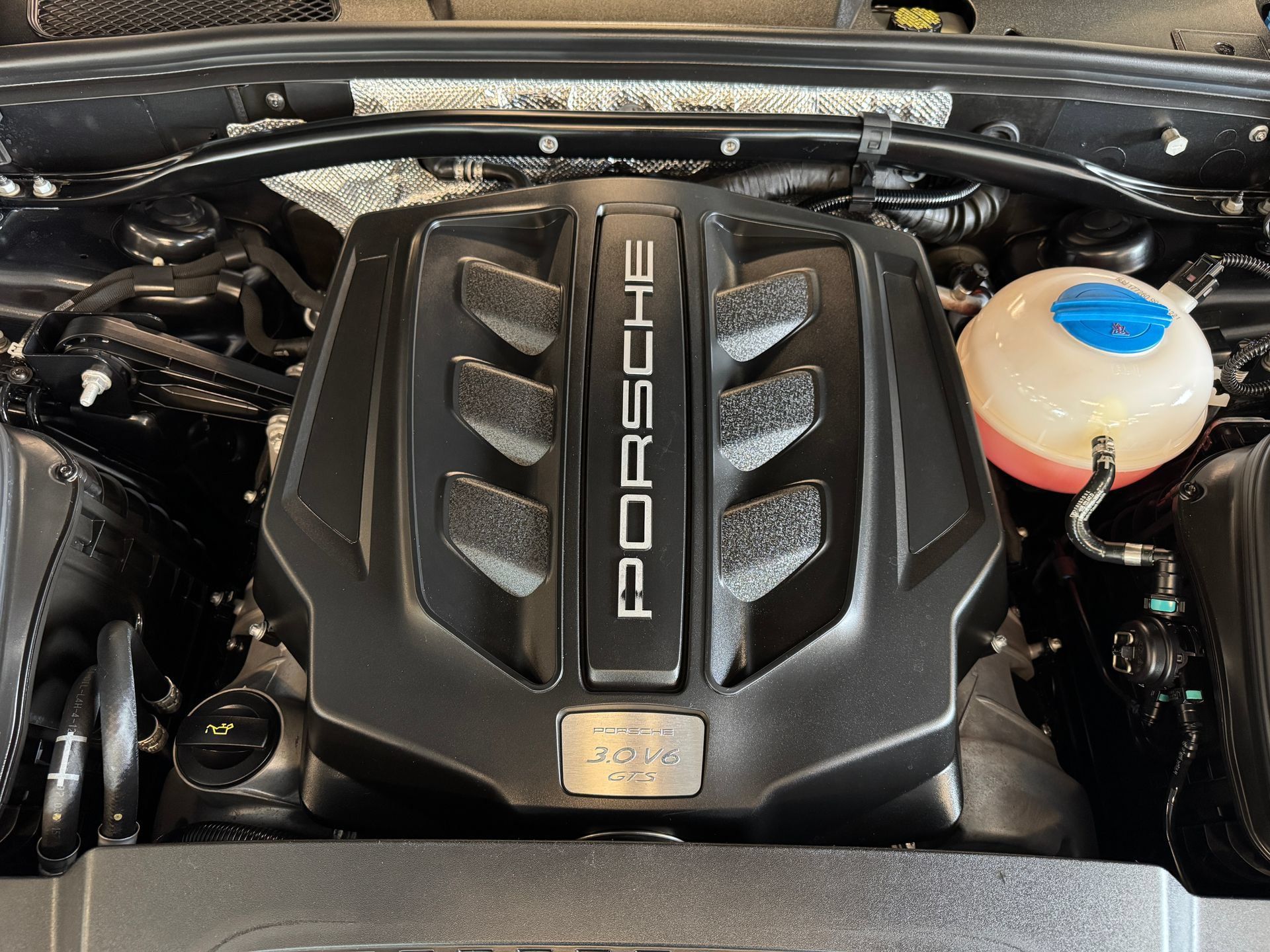 Used 2018 Porsche Macan GTS AWD/4WD image 57