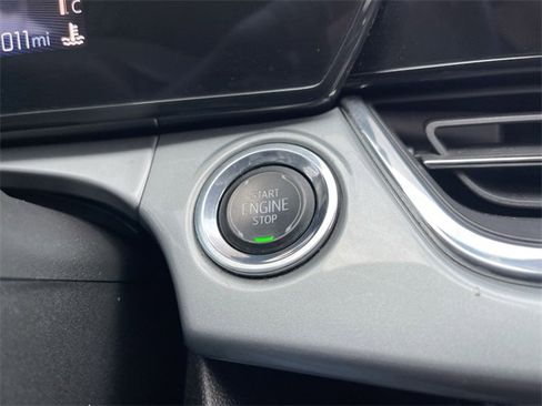 Certified 2025 Chevrolet Trax LT w/ LT Convenience Package image 16