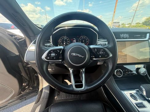 Used 2025 Jaguar F-PACE R-Dynamic S AWD/4WD image 16