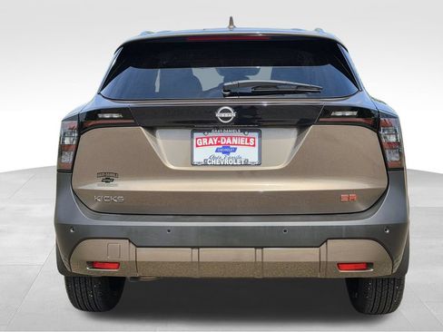 Used 2025 Nissan Kicks SR FWD image 5