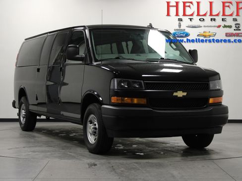 Used 2025 Chevrolet Express 3500 LS RWD image 1