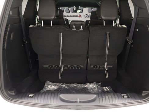 New 2026 Chrysler Pacifica Select w/ S Appearance Package FWD image 19