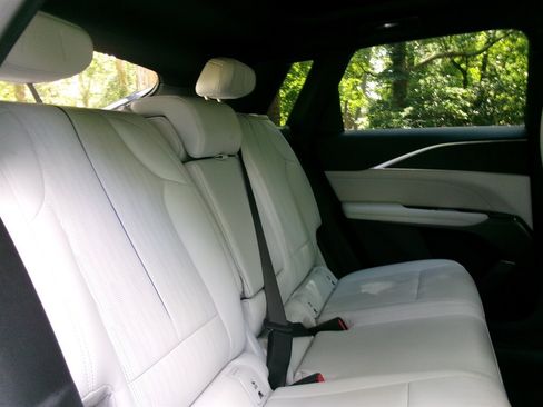 Used 2024 Cadillac Lyriq Sport AWD/4WD image 22
