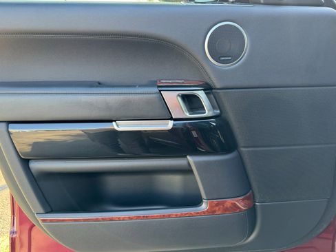 Used 2017 Land Rover Range Rover HSE image 17