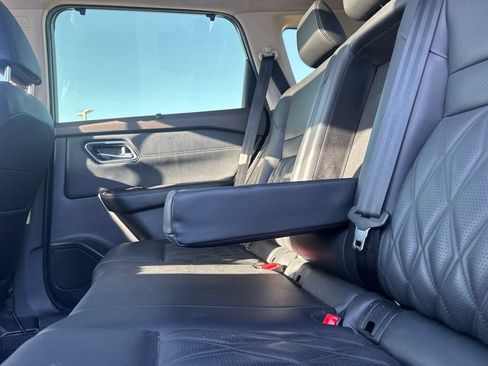 Certified 2023 Nissan Rogue Platinum w/ Platinum Premium Package AWD/4WD image 32
