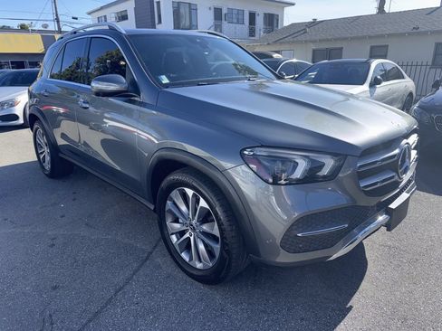 Used 2022 Mercedes-Benz GLE 350 w/ Premium Package image 3