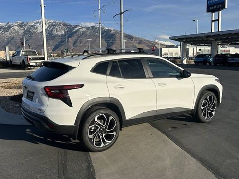 New 2026 Chevrolet Trax RS w/ Sunroof Package image 29