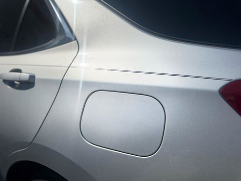 Used 2021 Chevrolet Equinox LT image 32