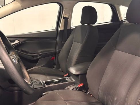 Used 2015 Ford Focus SE image 12