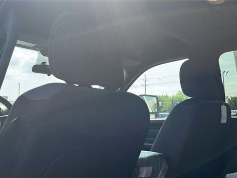 Used 2024 RAM 2500 Tradesman w/ Chrome Appearance Group image 38