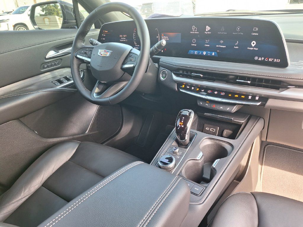 Certified 2025 Cadillac XT4 Premium Luxury w/ Technology Package FWD image 28