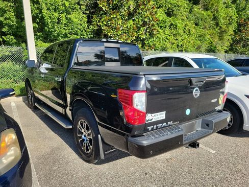 Used 2020 Nissan Titan SV w/ SV Convenience Package RWD image 4