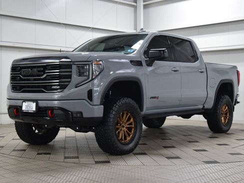 Used 2024 GMC Sierra 1500 AT4 w/ Technology Package AWD/4WD image 3