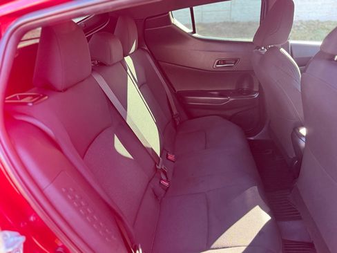 Used 2018 Toyota C-HR XLE image 34