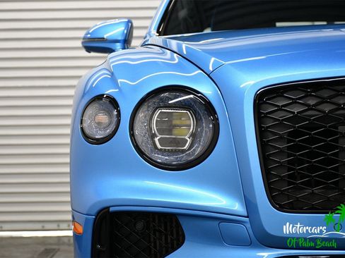 Used 2025 Bentley Flying Spur Plug-In Hybrid image 14