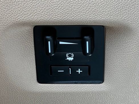 Used 2013 Chevrolet Silverado 2500 LTZ w/ LTZ Plus Package RWD image 13