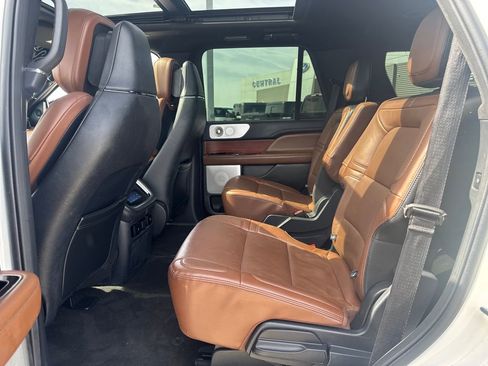 Used 2024 Lincoln Navigator Reserve AWD/4WD image 23