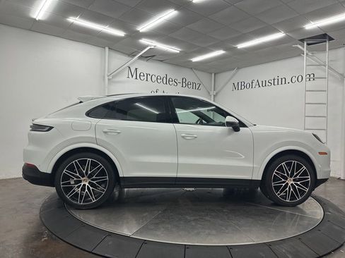 Used 2024 Porsche Cayenne Coupe image 8