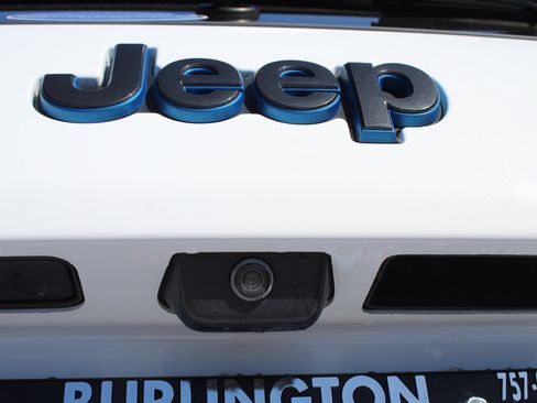 Used 2019 Jeep Cherokee Sport AWD/4WD image 18