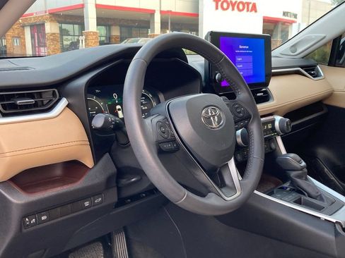 Used 2025 Toyota RAV4 Limited FWD image 9