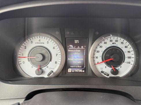 Used 2016 Toyota Sienna SE Premium image 5