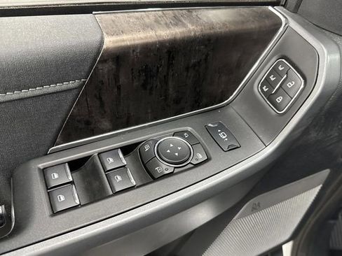 Used 2024 Ford F350 Lariat w/ Chrome Package image 31