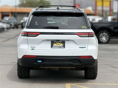 Used 2022 Jeep Grand Cherokee Trailhawk w/ Luxury Tech Group III AWD/4WD image 6