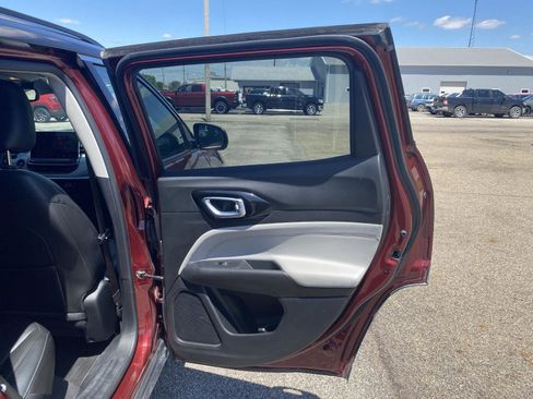 Used 2022 Jeep Compass Limited AWD/4WD image 33
